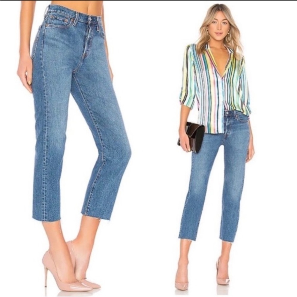 - Levi's  Revolve premium wedgie straight Size 30 Medium Wash "Love Triangle"